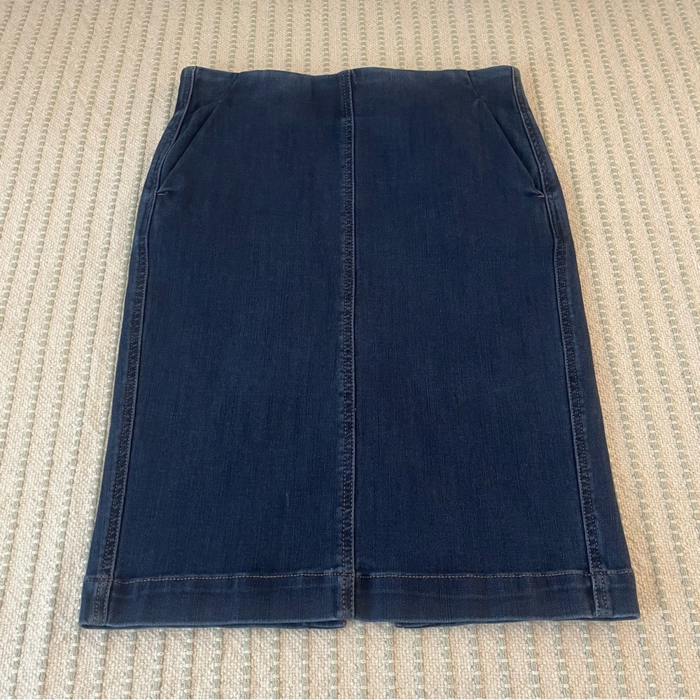 LOFT Blue Jean Skirt - 98%Cotton 2% Spandex - Size: 4/27